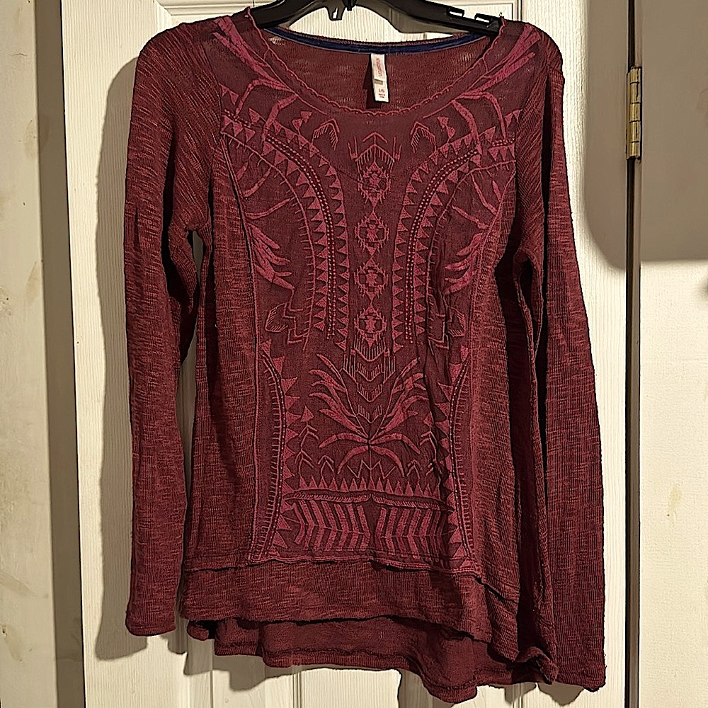 Maroon sweater